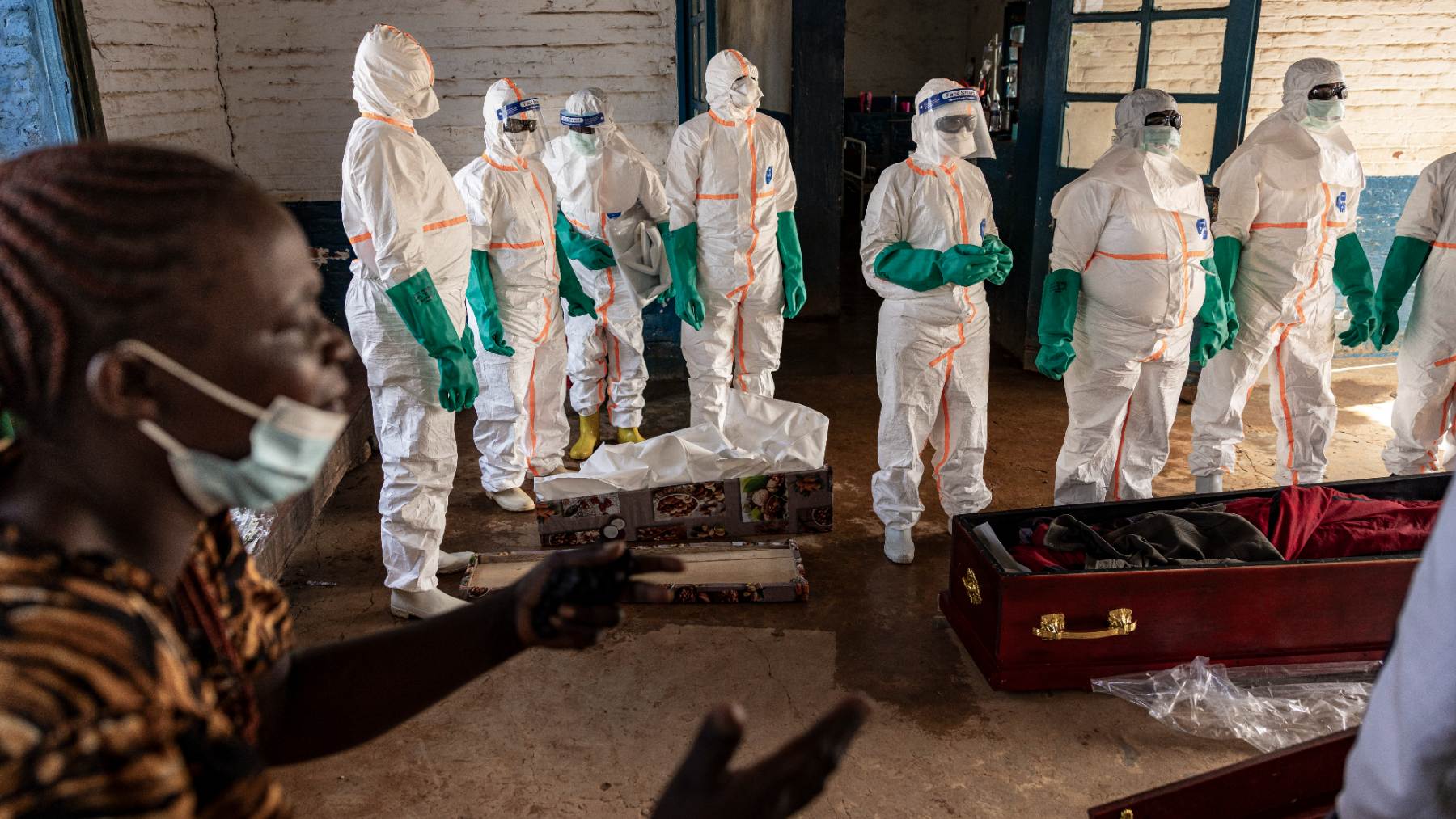El nuevo brote de ébola en Congo revive el miedo a una epidemia imposible de contener por no tener vacuna