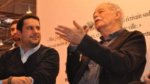 Fernando Mendoza, Salon du livre de Paris, 2013. Foto: Instituto Ramón Llull, CC POR 2,0, vía Wikimedia Commons