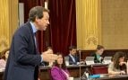 El mal día del socialista Marc Pons en el Parlament: «Está claro que está siendo una mala semana para el PP»