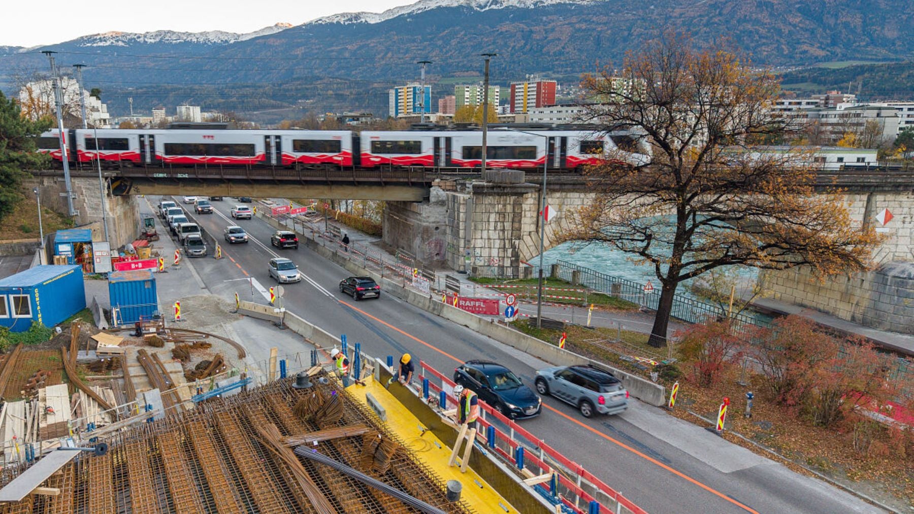 Austria se pone al nivel de China: crea un puente ferroviario de 1.400 toneladas, lo trasladan con 112 ruedas y lo ponen en su sitio en 22 días