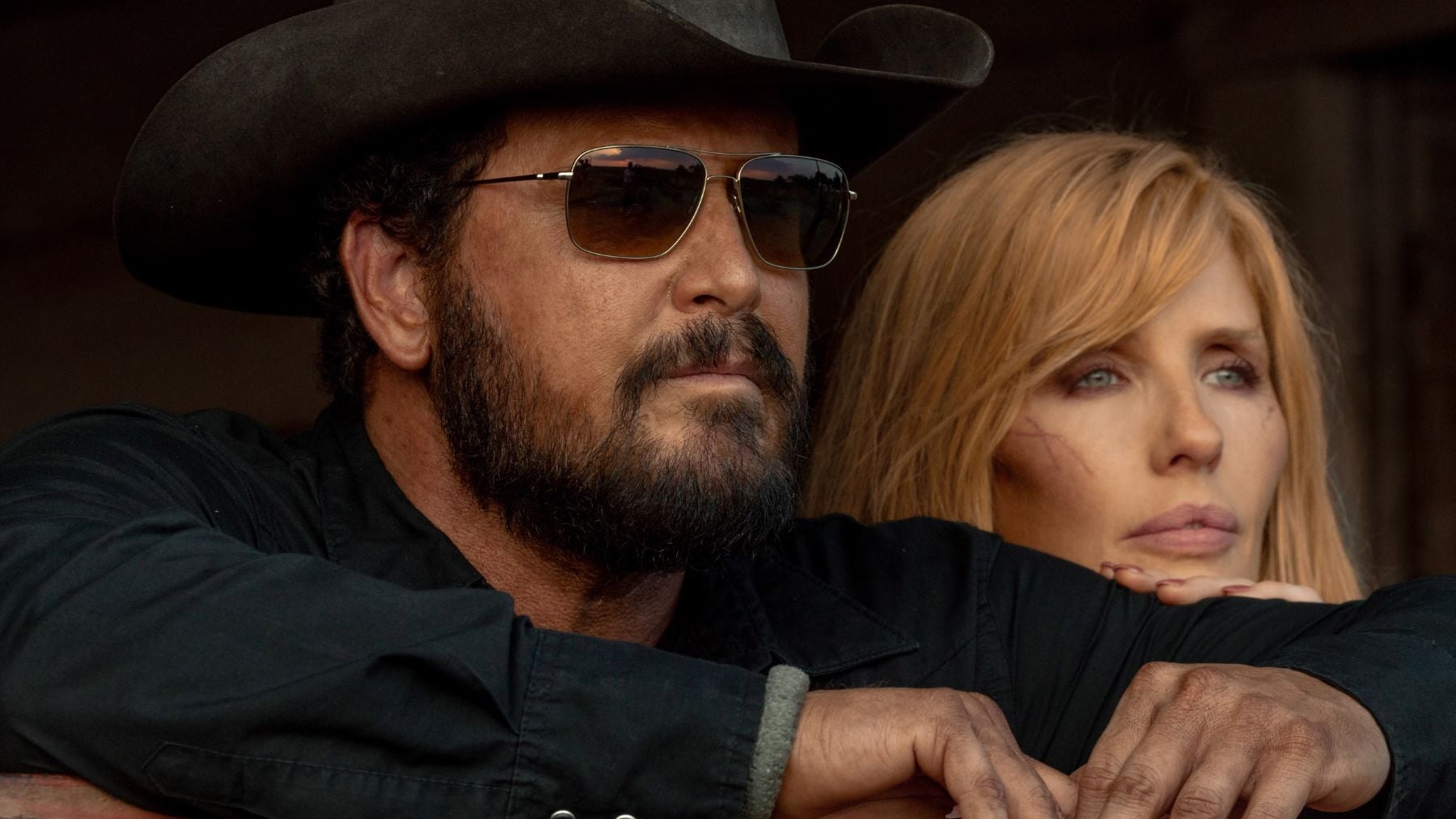 Cole Hauser y Kelly Reilly en ‘Dutton Ranch’. (SkyShowtime)