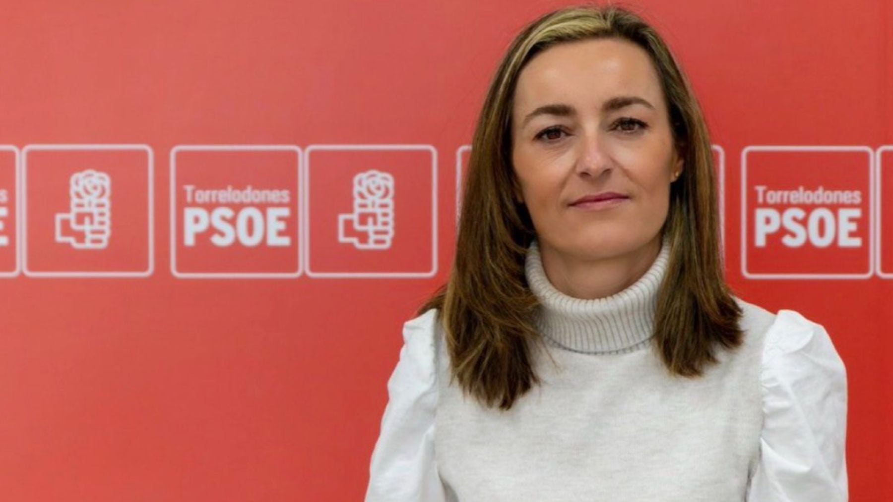 Lourdes Solís Montero, la íntima amiga de Begoña Gómez que siempre le acompaña a las manifestaciones del 8M