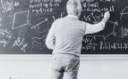 Representación de un profesor de matemáticas. Foto: Freepik