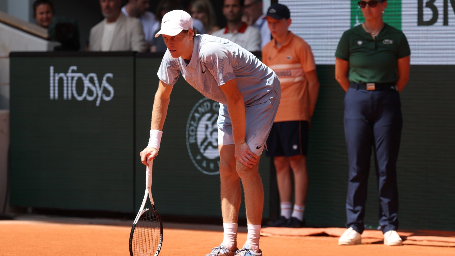 Sorpresón: Sinner se derrite en el infierno de Roland Garros y queda eliminado a manos de Cerúndolo