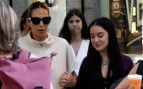 Las impactantes imágenes de Tamara Gorro: en muletas y de la mano de Julia Janeiro