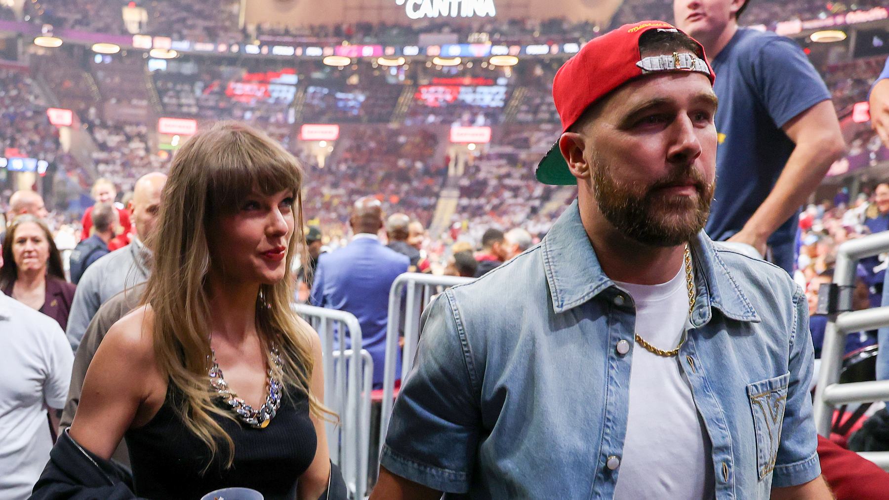 Taylor Swift y Travis Kelce. (Foto: Getty)