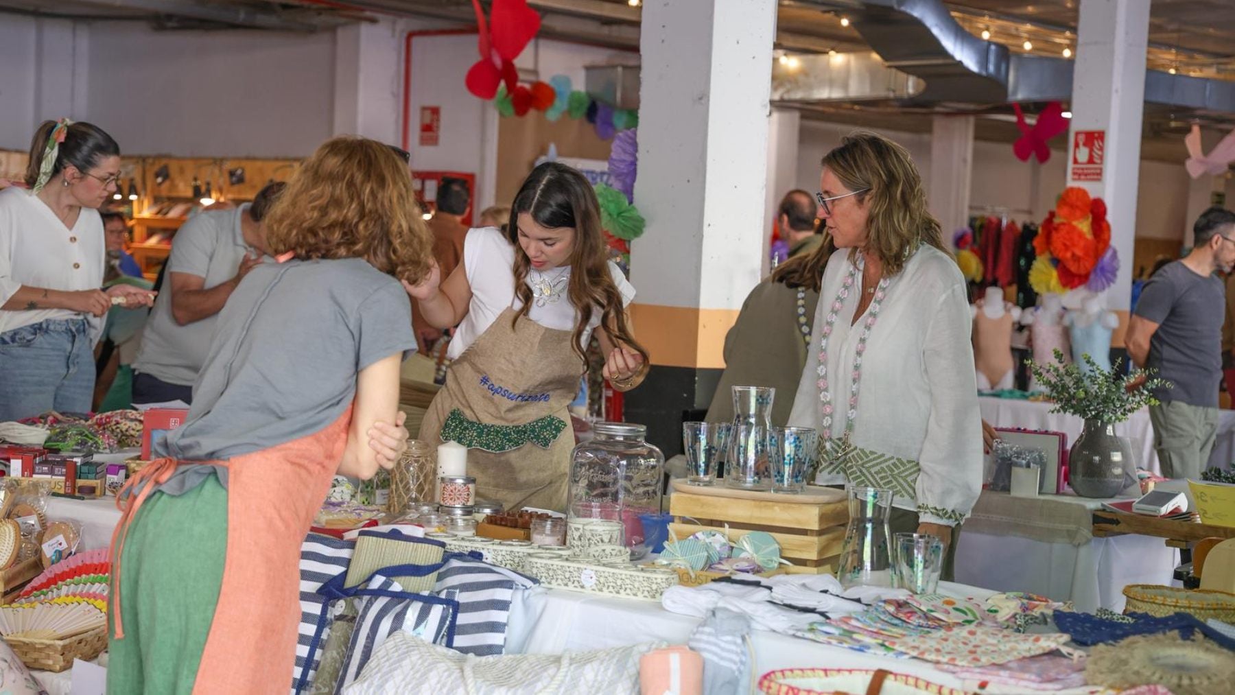 Mercadillo solidario de APSURIA. (Foto: Cortesía)