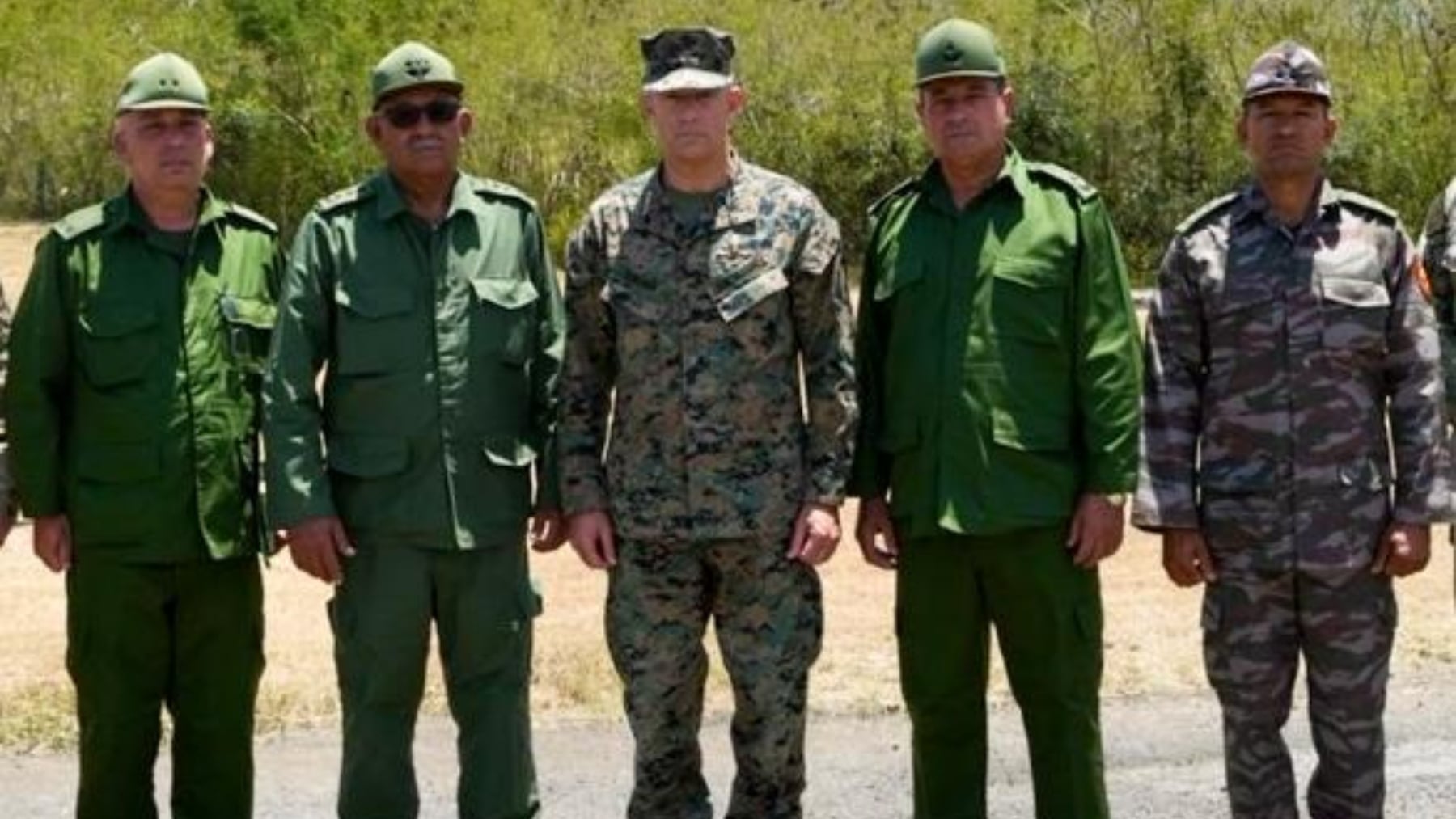 Un general de EEUU se reúne con altos mandos militares cubanos en Guantánamo