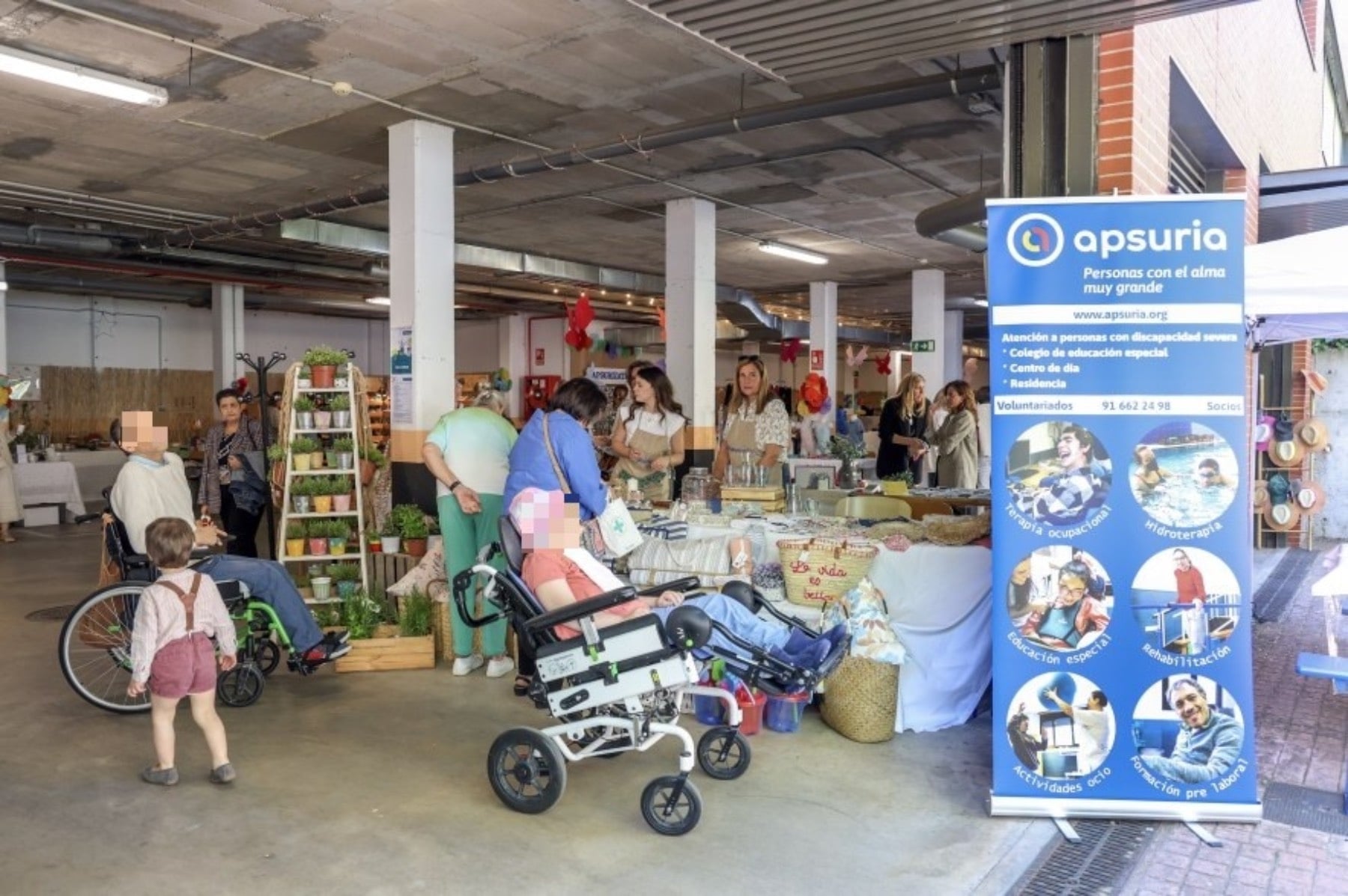 Mercadillo solidario de APSURIA. (Foto: Cortesía)