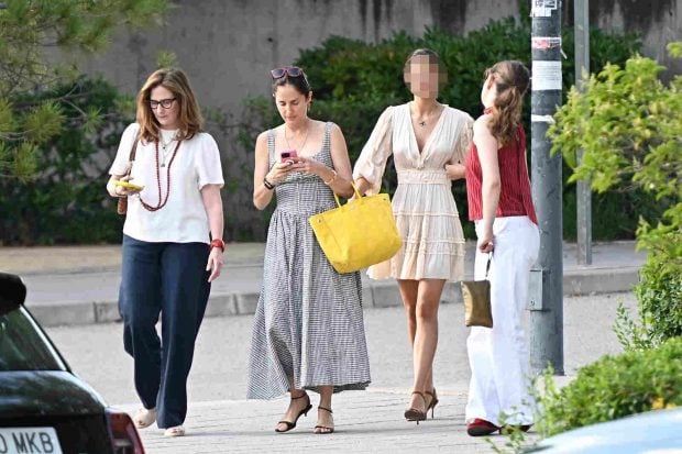 Carolina Adriana Herrera con sus hijas