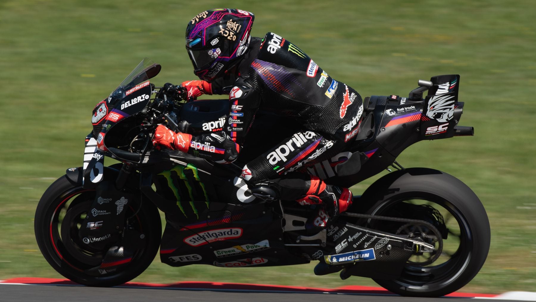 Bezzecchi se impone en su carrera de casa y Martín mantiene el pulso con Márquez séptimo en Italia