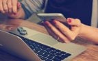 La empresa que vendía la tecnología con la que el móvil nos escucha acaba de admitir que era mentira: la explicación real es más inquietante