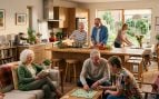 Ancianos en una residencia. Imagen generada por IA.