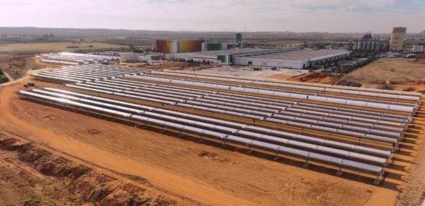 Planta termosolar de Heineken en Sevilla. (Foto: Heineken Espa&ntilde;a). 
