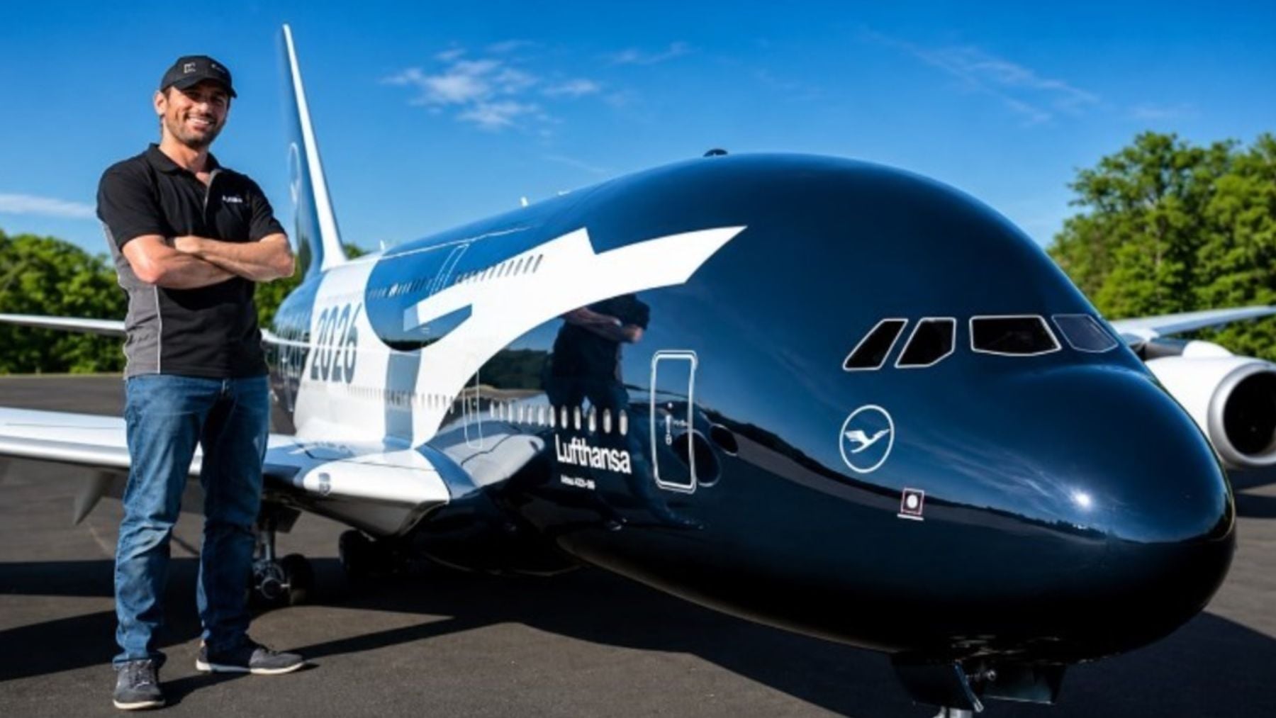 Los ingenieros no dan crédito pero un youtuber acaba de construir un Airbus A380 teledirigido de 8,8 metros de largo sin salir de su casa