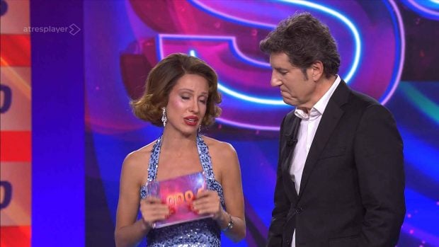 Paula Koops y Manel Fuentes durante una gala de Tu cara me suena 13 (Atresmedia).