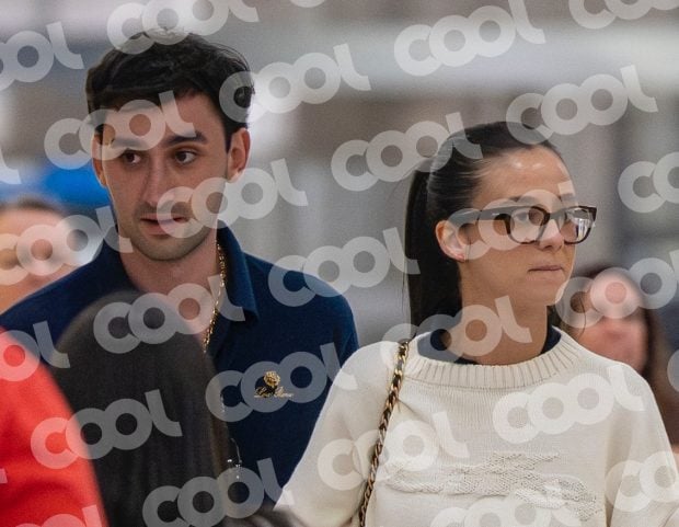 Jorge Navalpotro y Victoria Federica en el aeropuerto