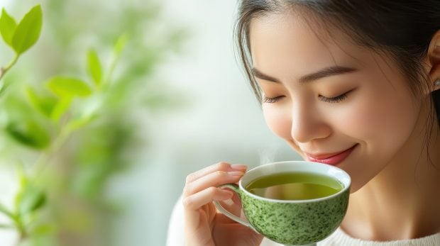T&eacute;, caf&eacute;, bebida, sadlud