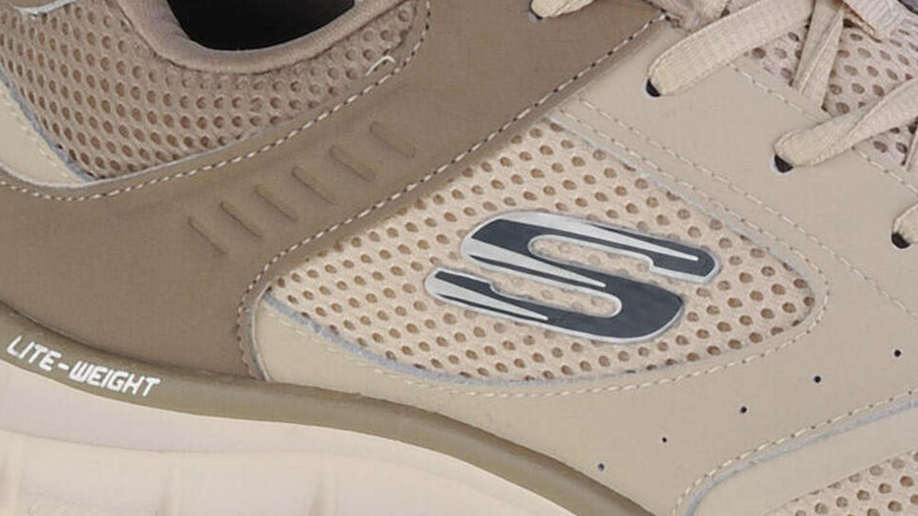 Las zapatillas Skechers perfectas para pies anchos: ligeras, transpirables y en el color tendencia del verano