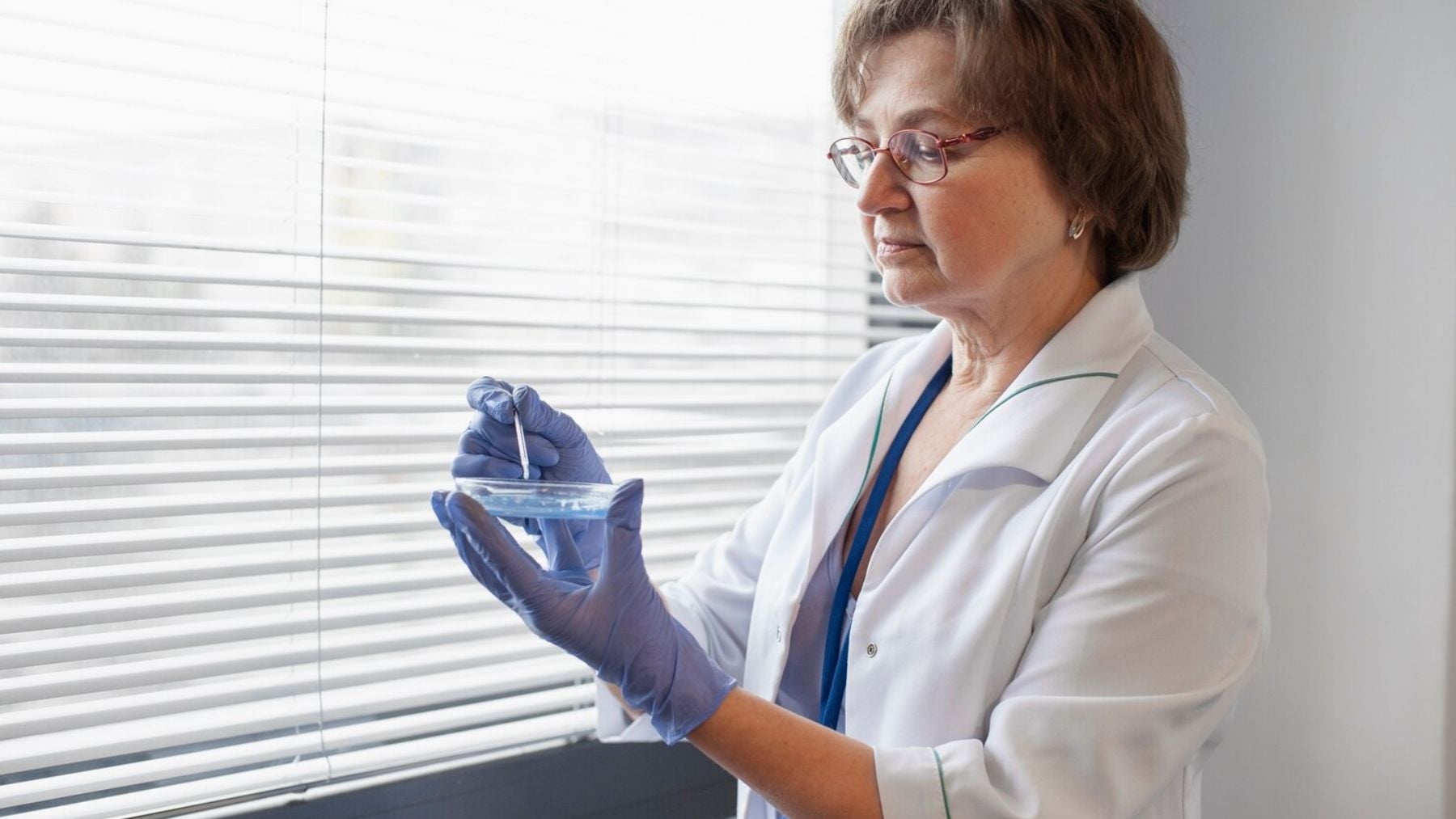Investigadores andaluces usan bacterias y lodos de aguas res