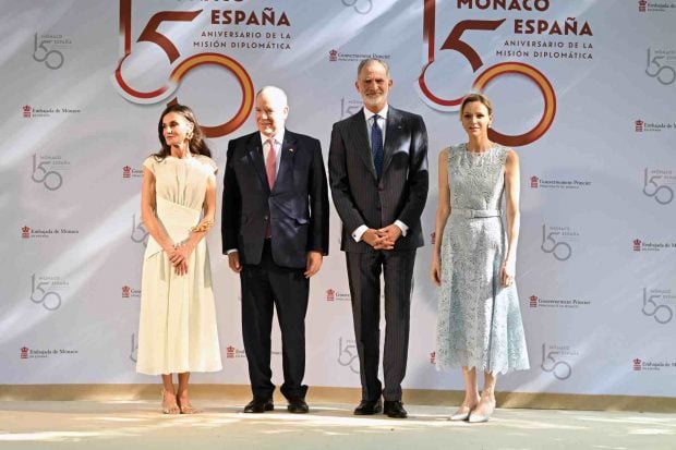 Los Reyes junto a los Pr&iacute;ncipes de M&oacute;naco en Madrid. (Foto: Europa Press)