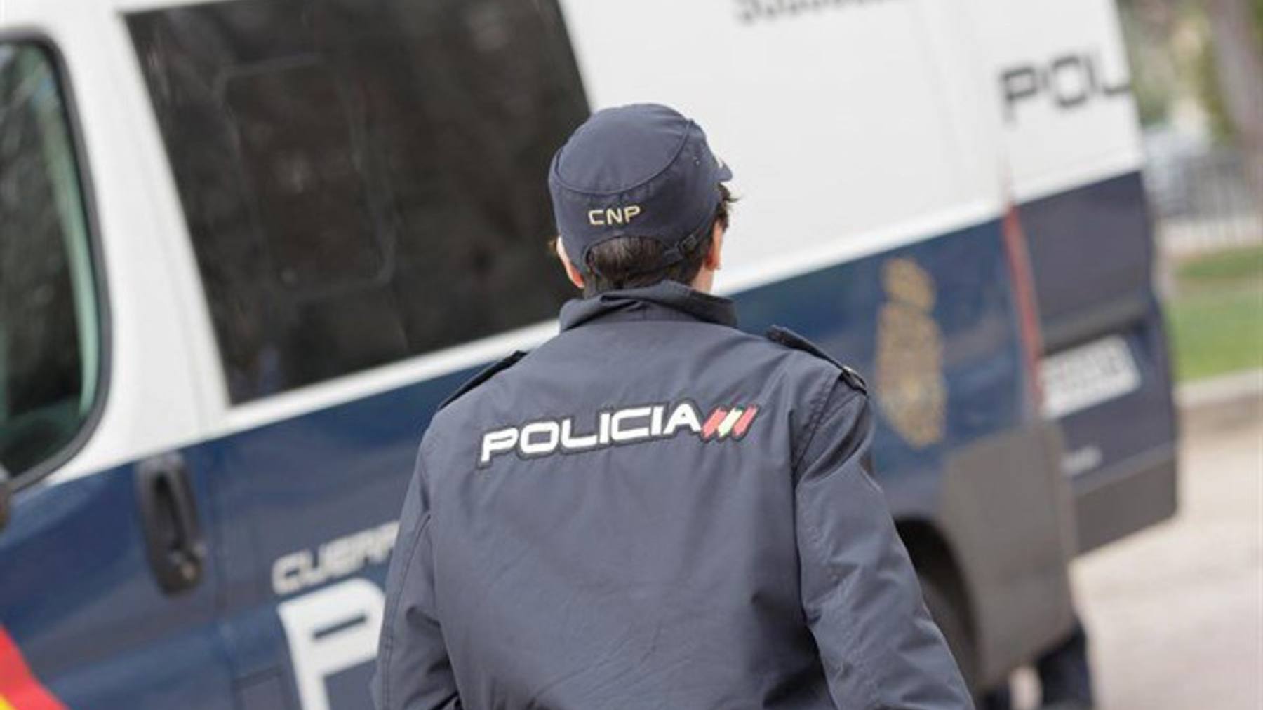 Detenida la pareja de la abuela de un menor en Alcoy (Alicante) por arañar el antebrazo a su maestra