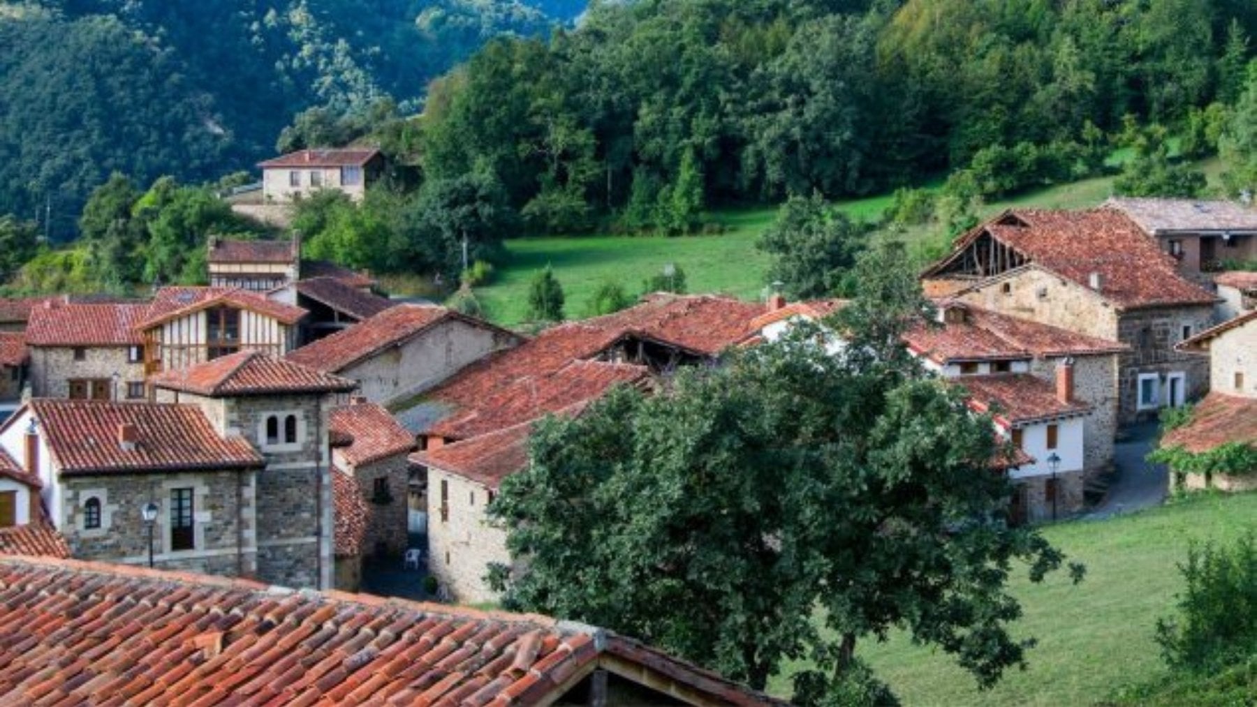 Parecen los Alpes pero está en España: la aldea con menos de 50 habitantes para quienes buscan desconectar y estar cerca de la naturaleza