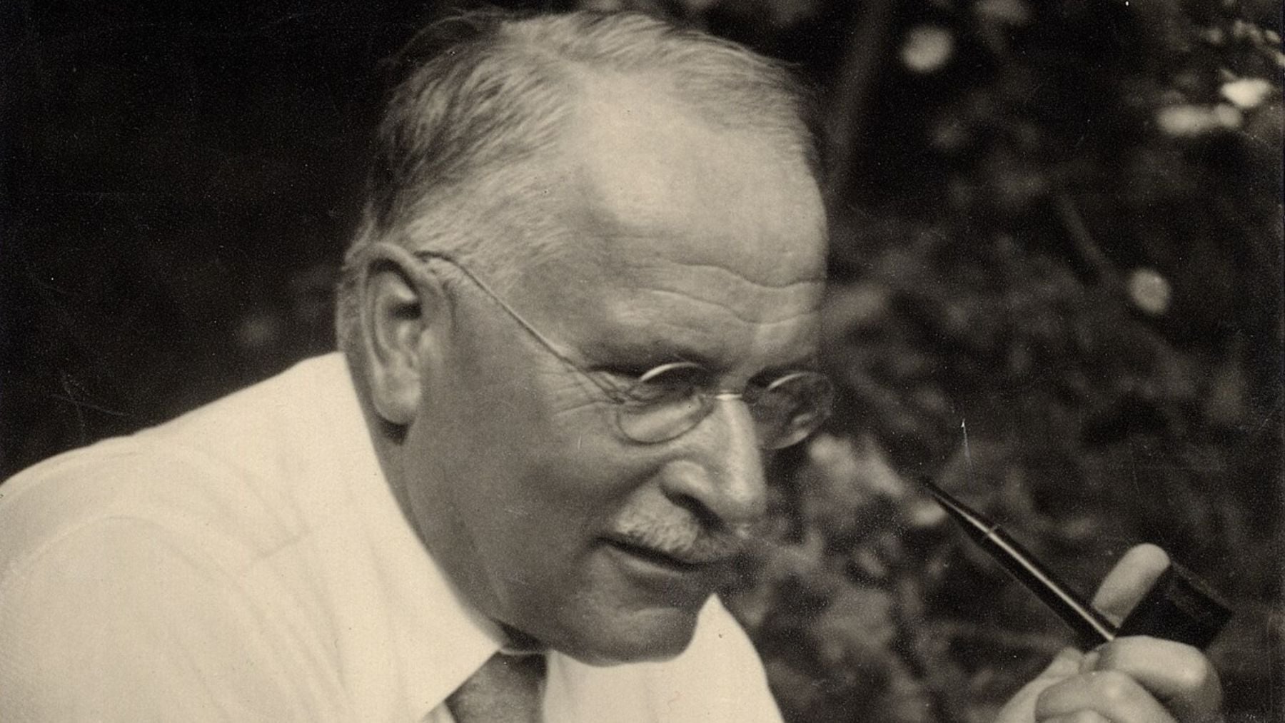 Carl Jung, psicoanalista suizo: «Pensar es difícil, por eso 