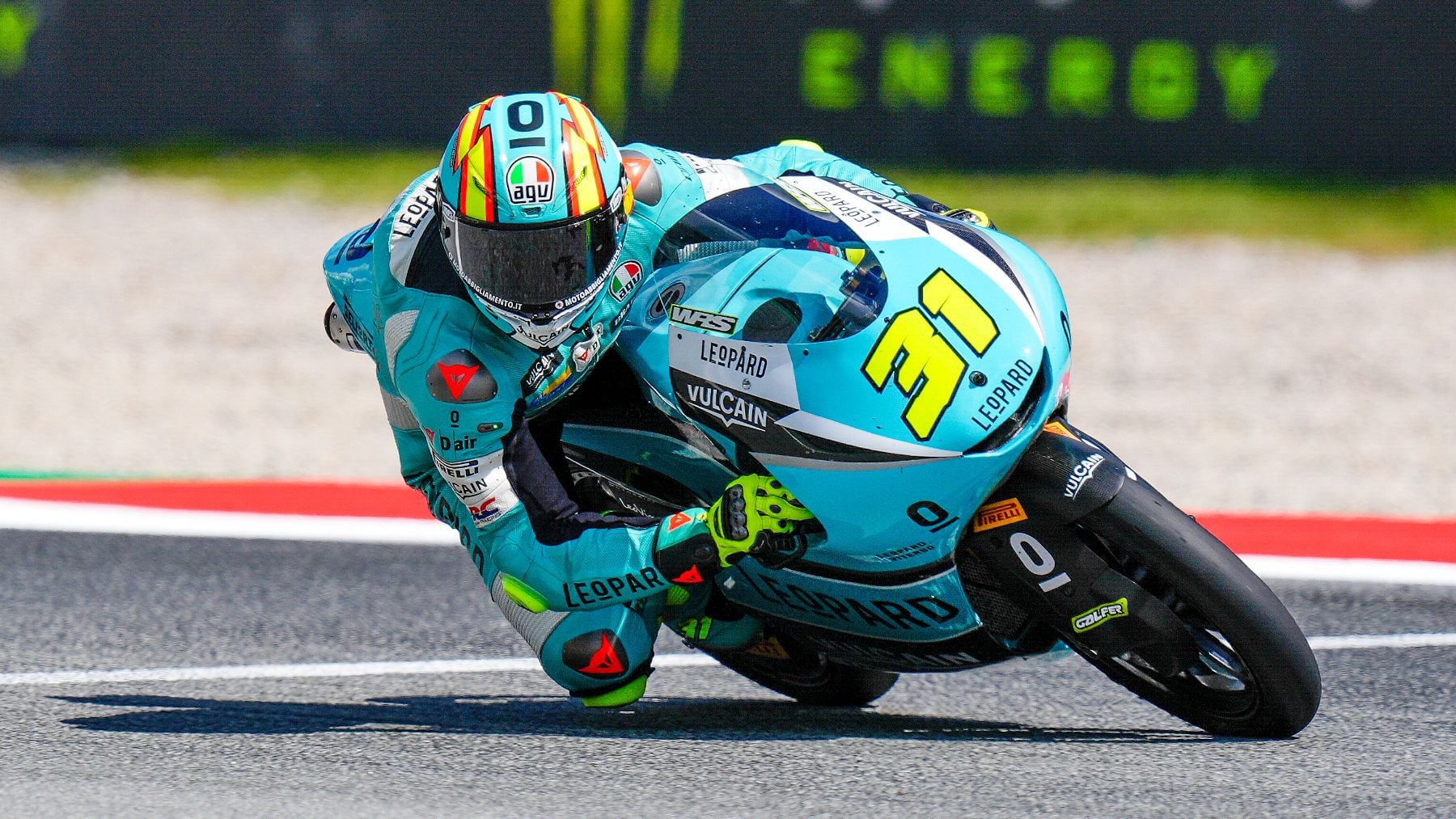 Adrián Fernández, durante un Gran Premio esta temporada. (EFE)