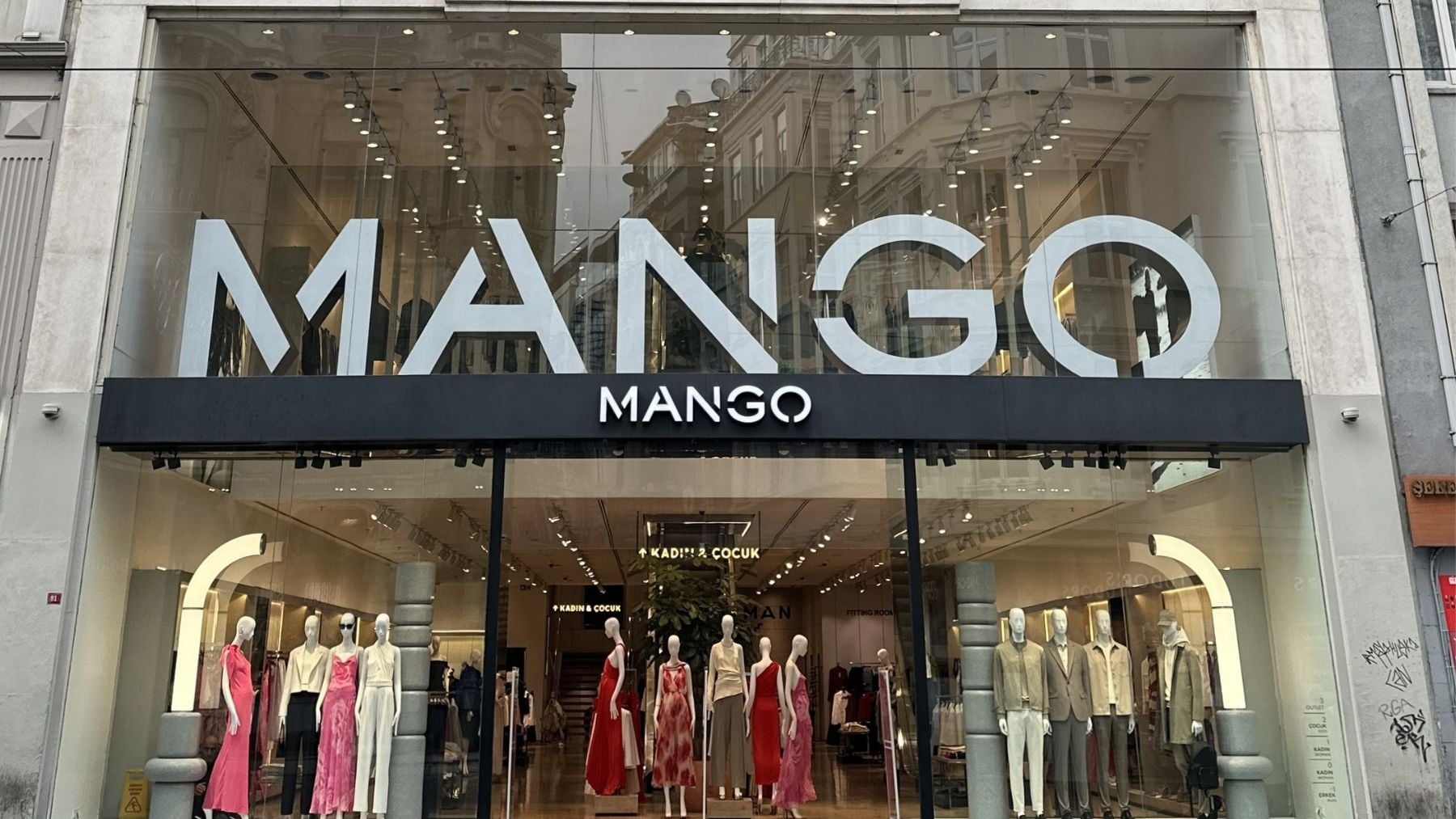 ¿Cuándo empiezan las rebajas de verano 2026 en Mango?