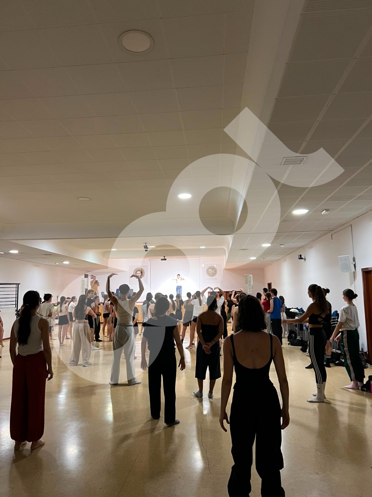 Ensayo del cuerpo de baile que acompa&ntilde;ar&aacute; la visita del Papa Le&oacute;n XIV a Madrid. (Foto: COOL)