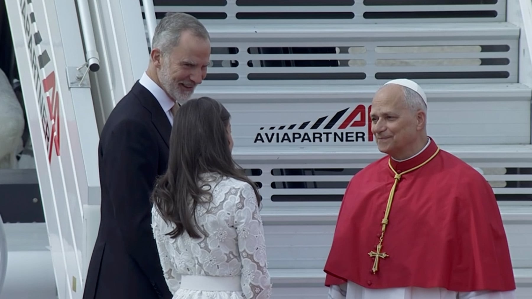 El Papa León XIV ya está en España: así ha sido el recibimiento de los Reyes en el aeropuerto de Barajas