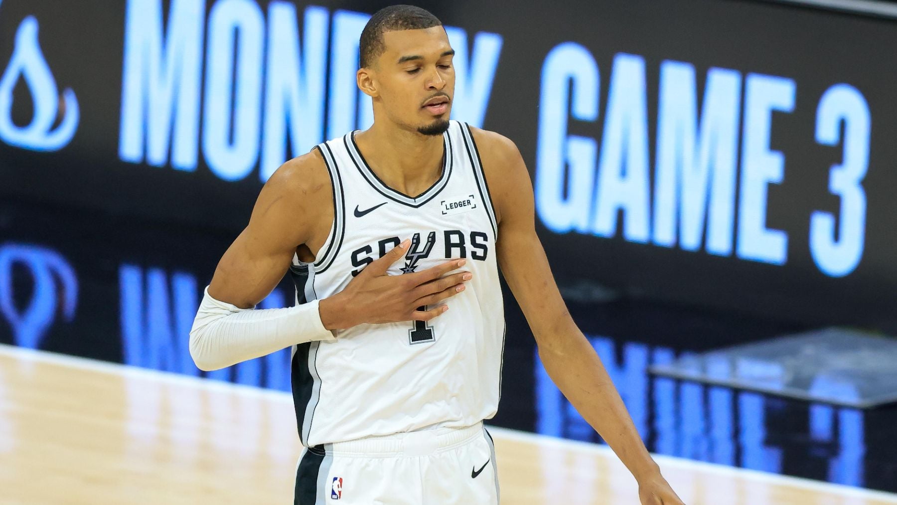 Los Knicks ponen el 0-2 en las finales de la NBA y se acercan al anillo por dos errores de Wembanyama