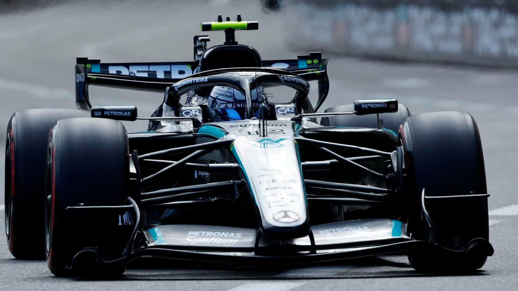 Antonelli se lleva una pole milimétrica en Mónaco con Sainz duodécimo y Alonso penúltimo