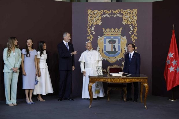 La Reina Letizia con el Papa León XIV en el segundo día