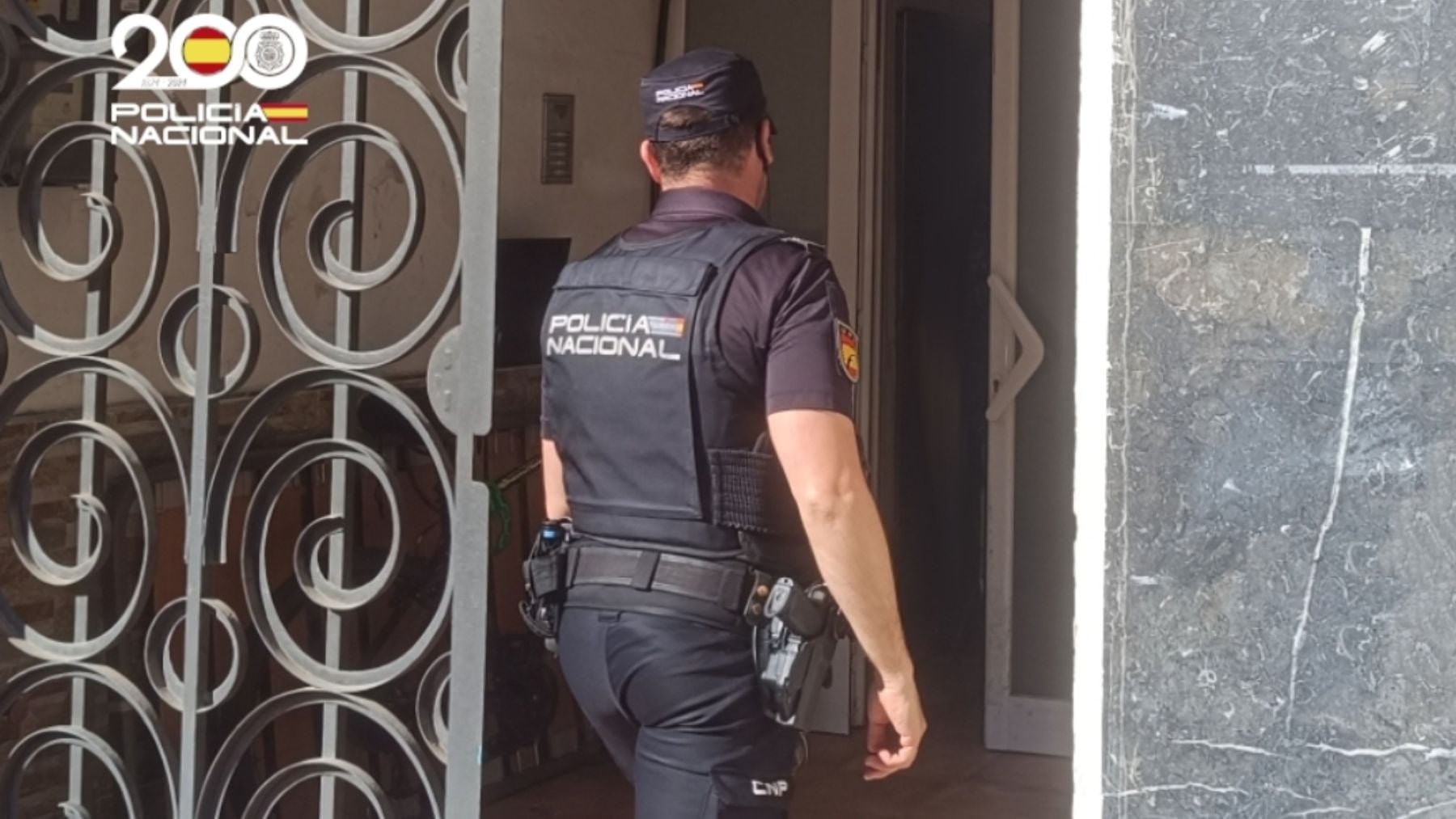 Una joven marroquí se independiza, su familia descubre dónde
