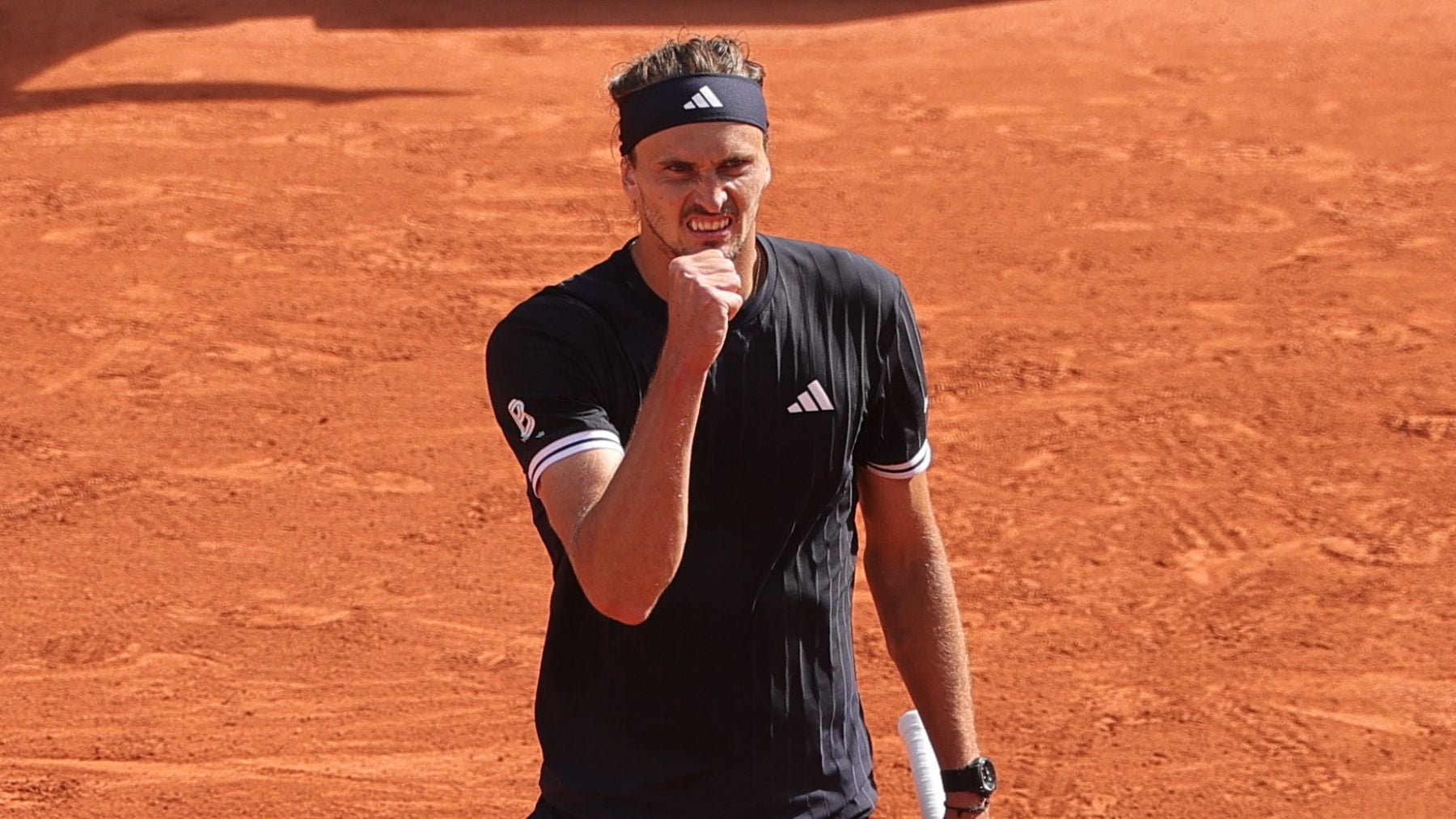 Zverev espanta sus fantasmas y aprovecha la oportunidad para