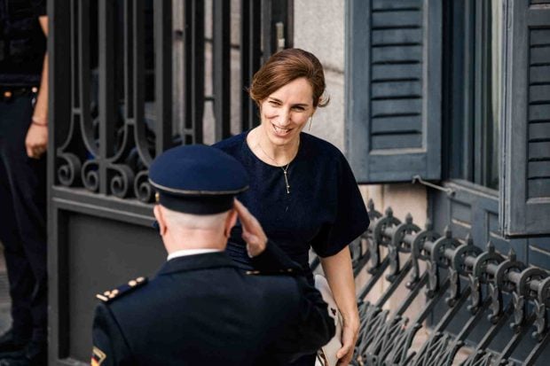 La ministra de Sanidad, M&oacute;nica Garc&iacute;a, durante la visita del Papa Le&oacute;n XIV al Congreso de los Diputados. (Foto: Europa Press)