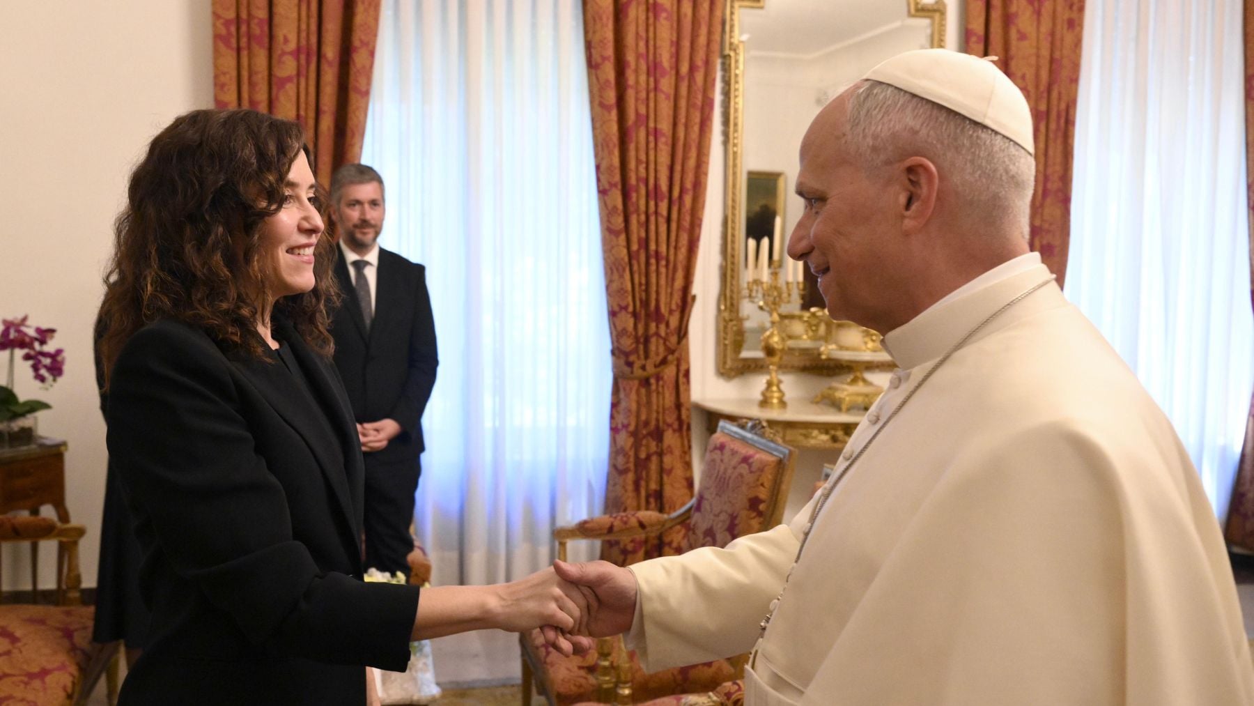 El Papa recibe a Ayuso en la sede de la Nunciatura