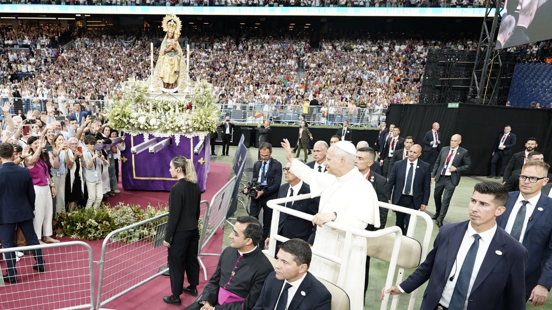 El Papa ante 80.000 fieles en el Bernabéu: «¡Hoy l