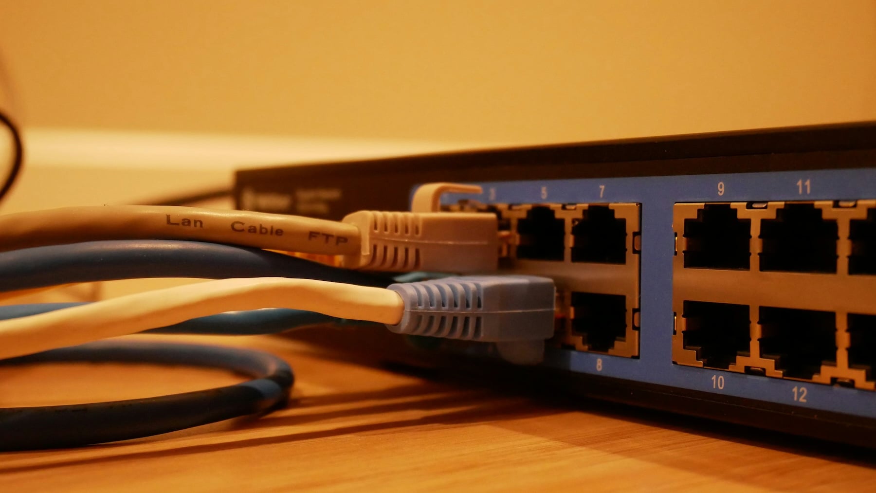 Por qué tu WiFi va lento aunque tengas buena fibra y cómo ar