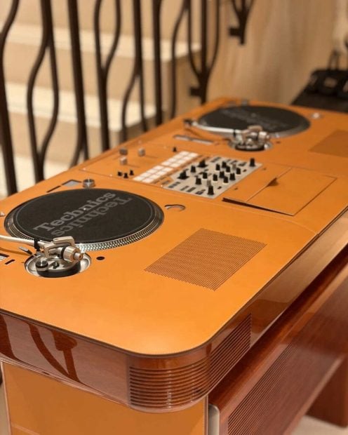 Hermès mesa dj