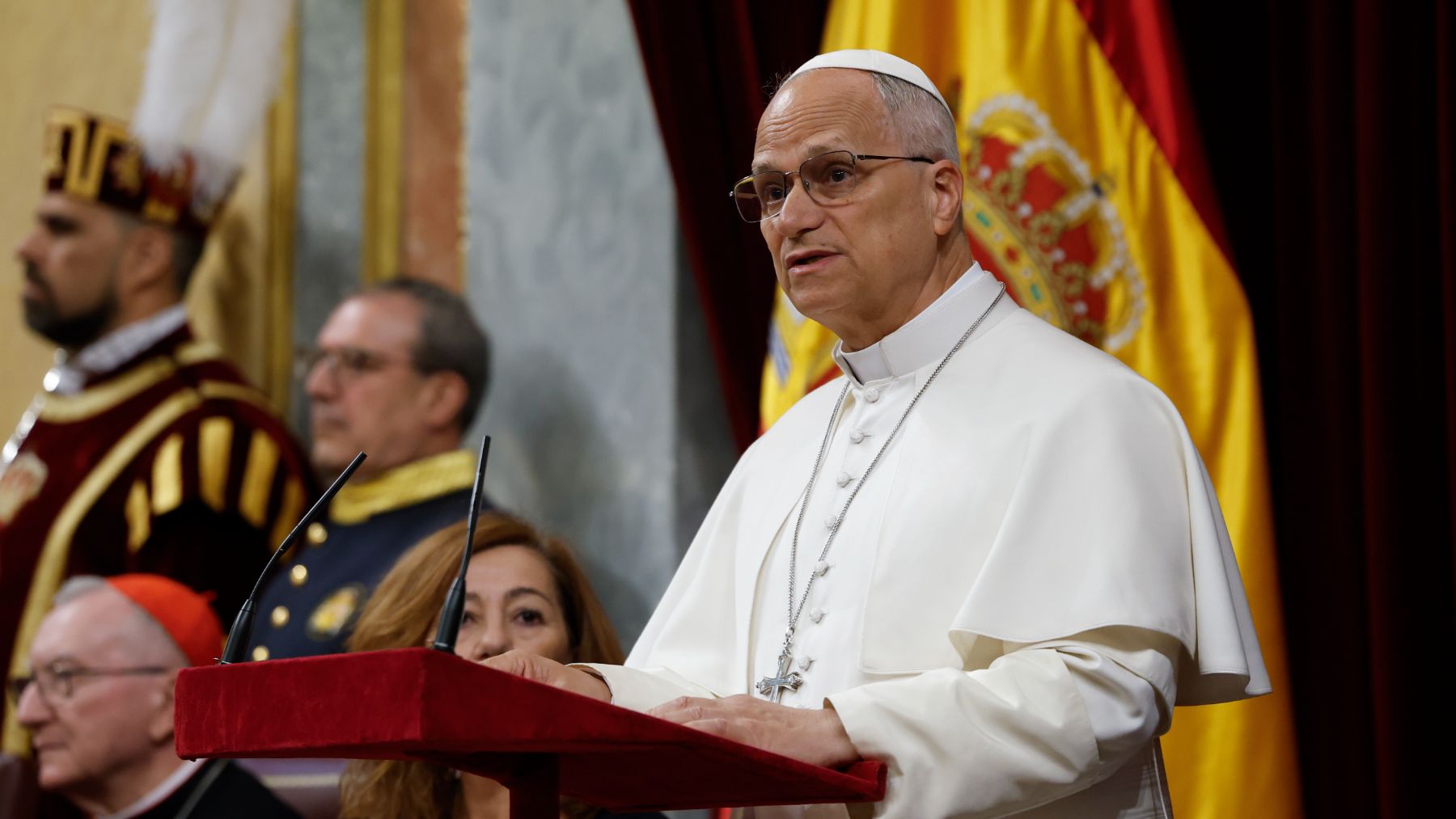 El Papa reivindica ante las Cortes una memoria histórica que