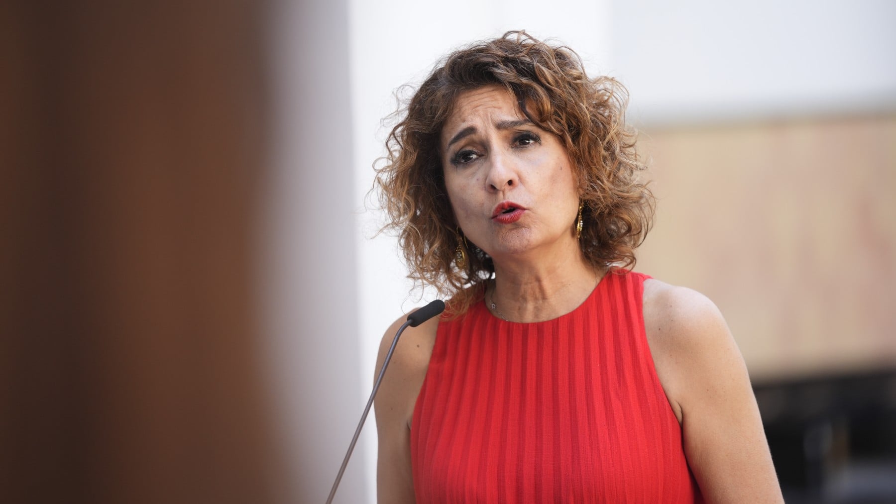 Montero renuncia a su acta como diputada para liderar la opo