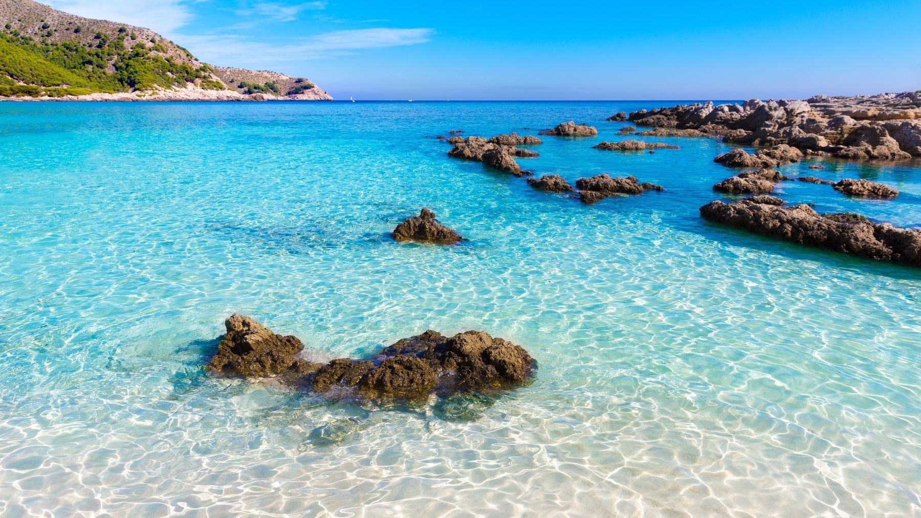 Ni Ibiza ni Mallorca: la playa española que está entre las 5