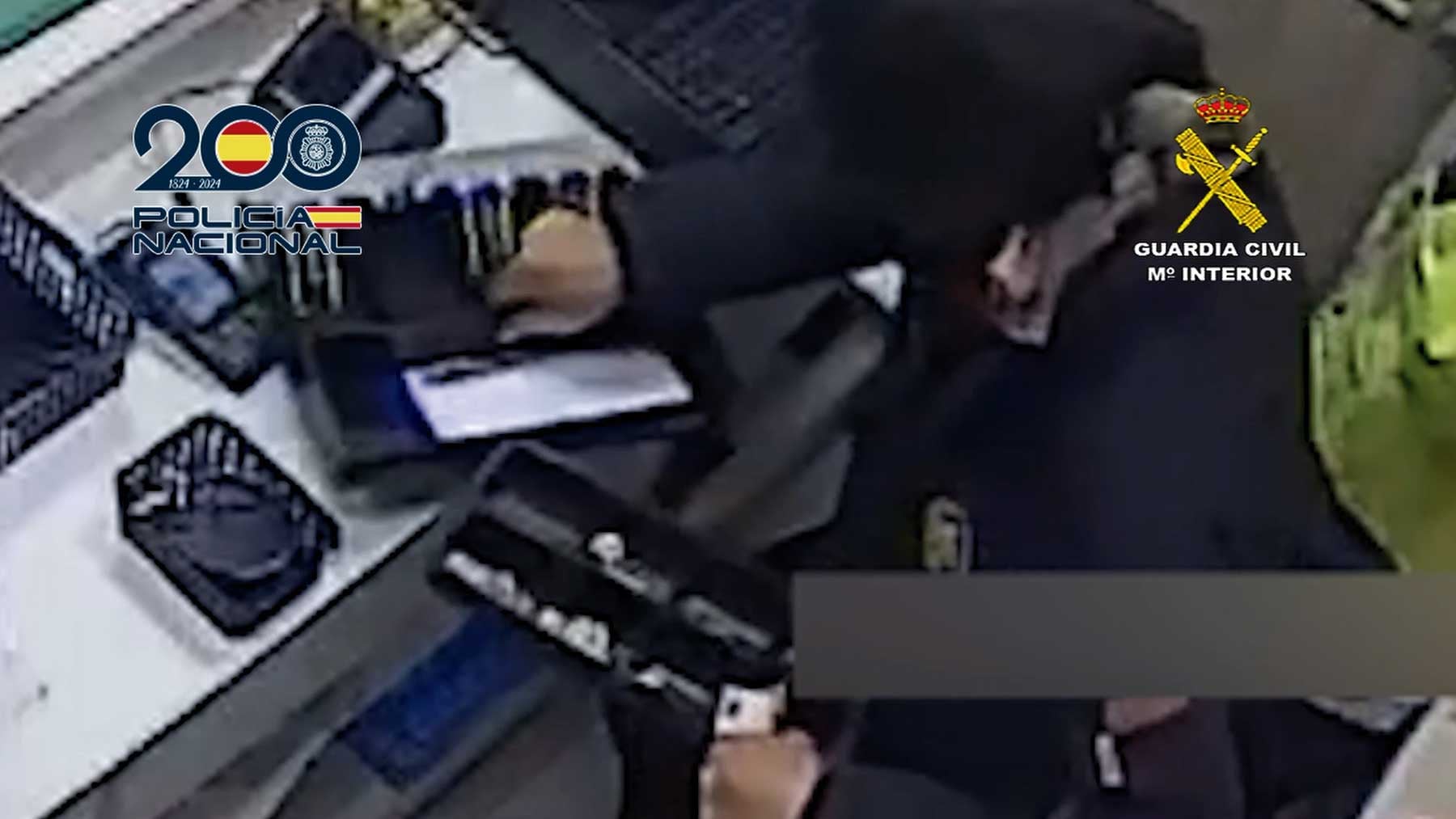 Atracan encapuchados una gasolinera en Monforte (A