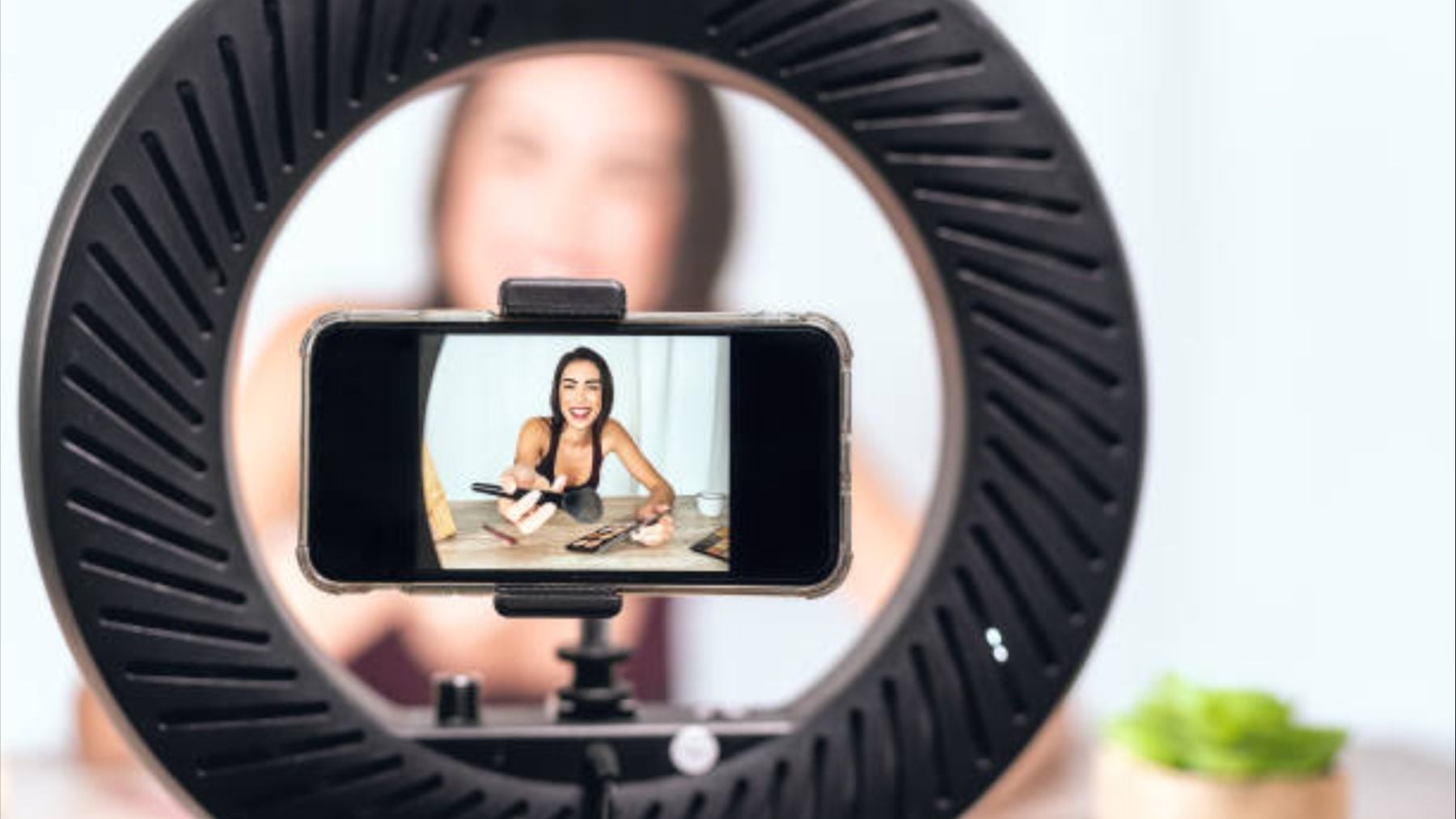 Hacienda va a por los influencers y no tiene piedad: inspecc
