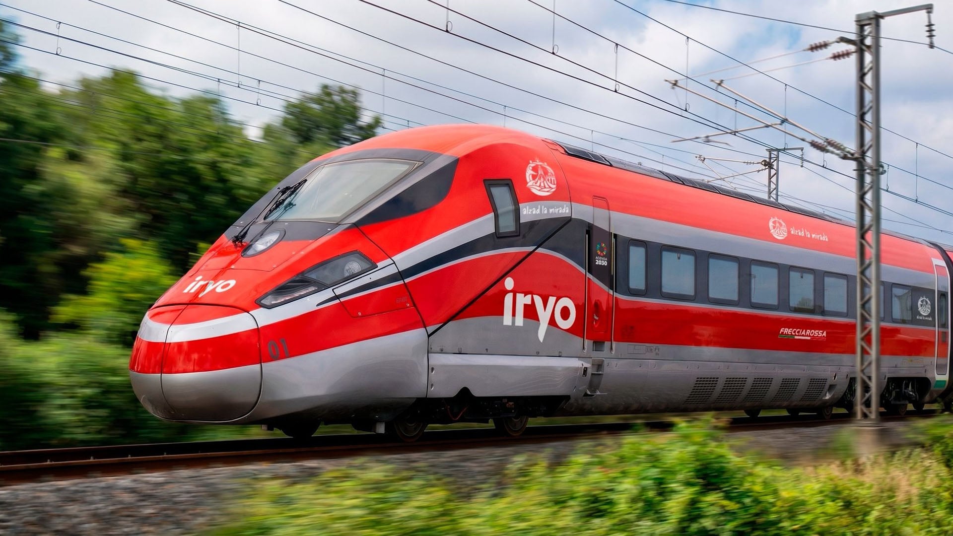 Iryo refuerza el personal a bordo del «Tren de los Obispos» 