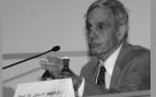 John Forbes Nash, matemático estadounidense y ganador del Premio Nobel de Economía en 1994, en un simposio de teoría de juegos en la Universidad de Colonia, Alemania. Foto: Elke Wetzig (Elya), CC BY-SA 3.0, vía Wikimedia Commons