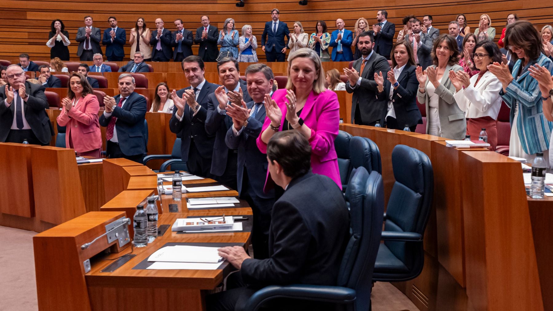 Mañueco afronta su tercer mandato tras ser investido presidente de Castilla y León con los votos de Vox